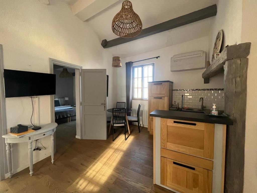 Appartement A 50 M De La Place Aux Herbes Uzès Eksteriør bilde